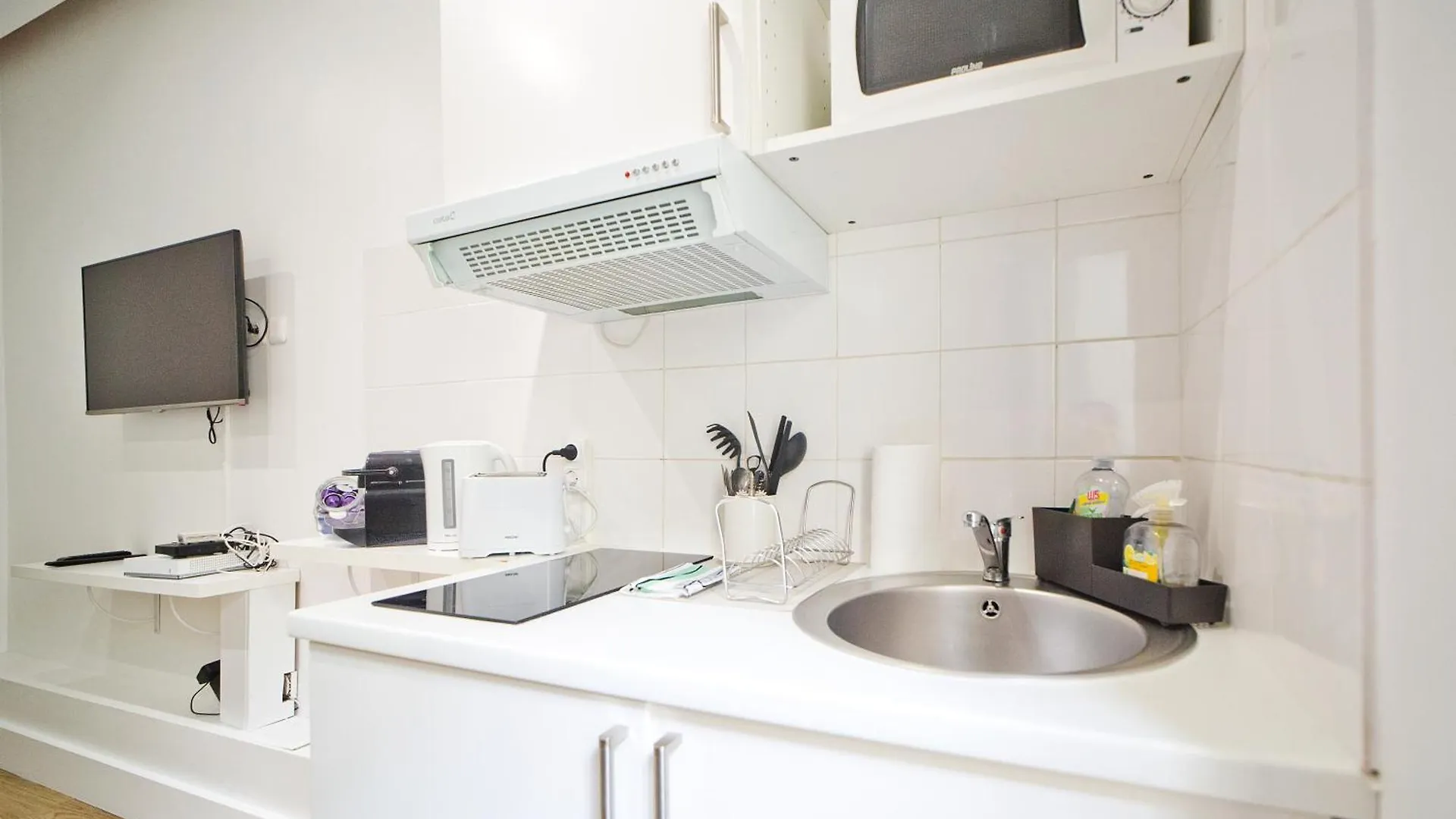 Lovely Parisian Apartment Francie